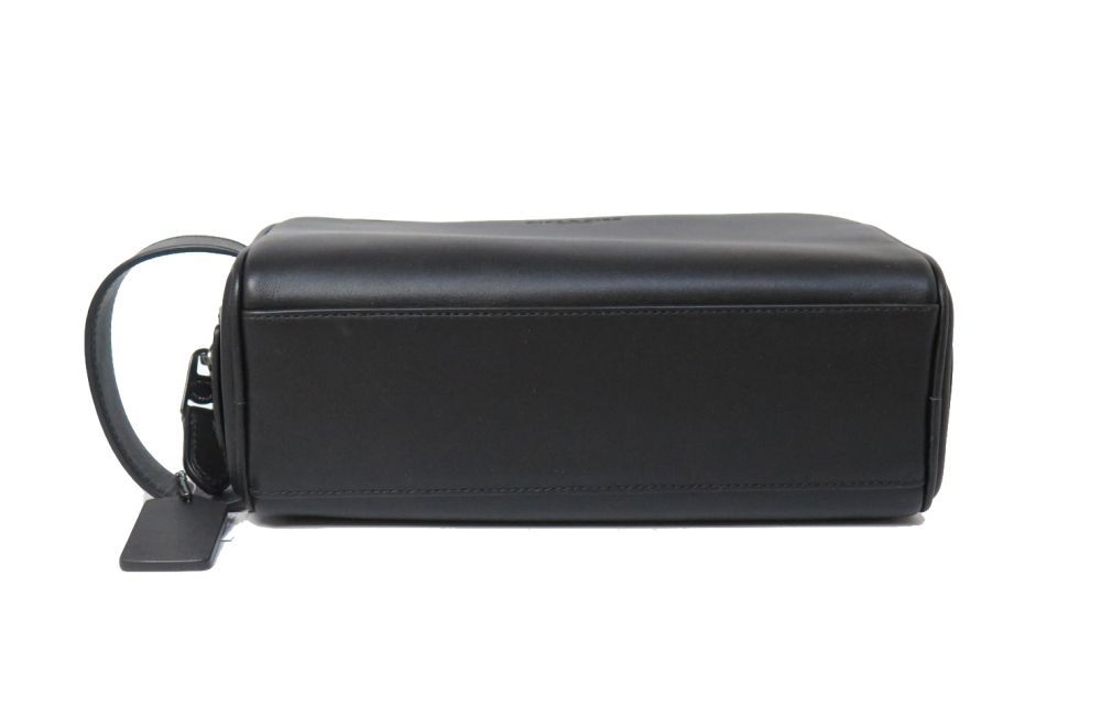 新品未使用♪COACHコーチ★オールレザー★ポーチ　ブラック