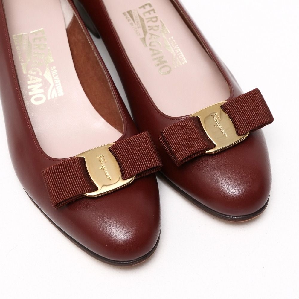 Salvatore Ferragamo サルヴァトーレフェラガモ VARA ヴァラ パンプス  