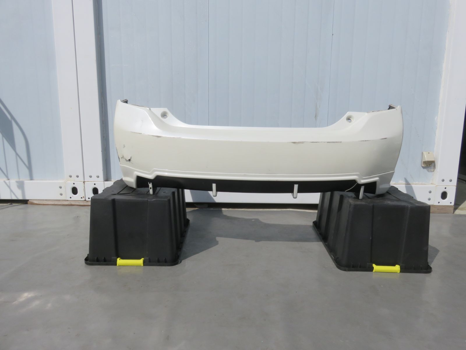 掛け軸 刘琦 山茶花と雀 絹本 紙少 軸装 茶道具 掛軸 美品 です。 掛け軸 小川香月 富嶽群翔 絹本 希少 軸装 茶道具 掛軸 美品 です。