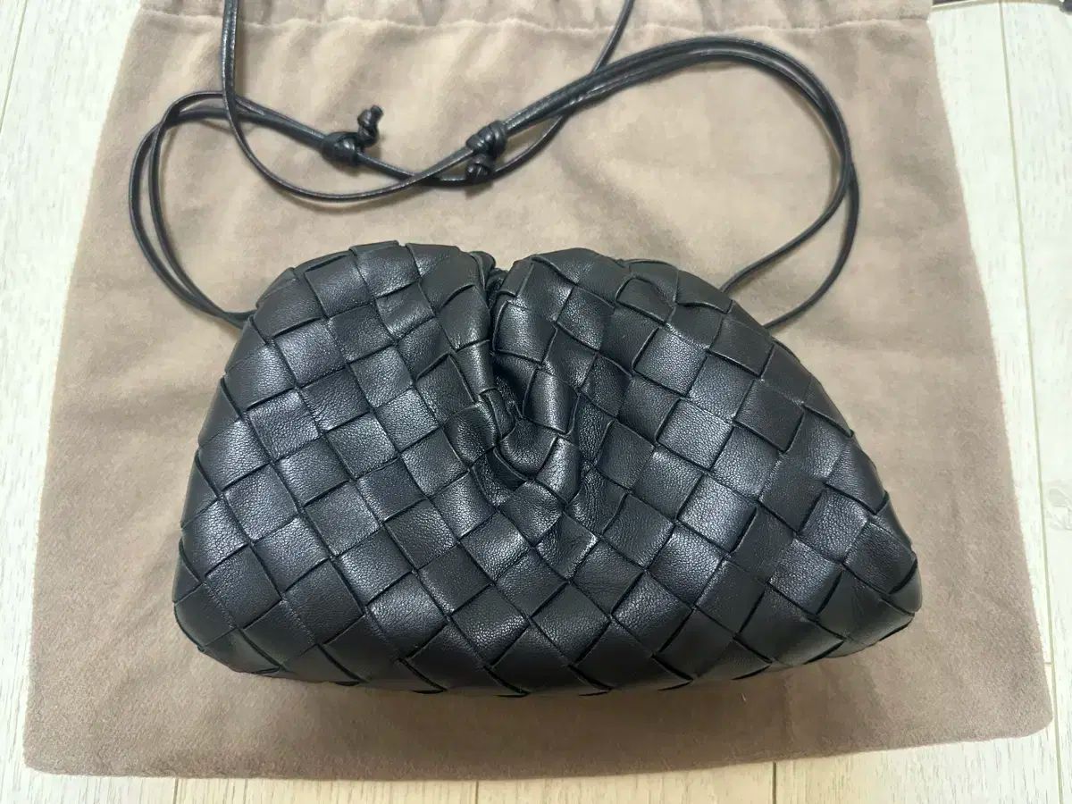 BOTTEGA VENETA ボッテガ ヴェネタ ミニ マンドゥバッグ ギャザーバッグ ブラック