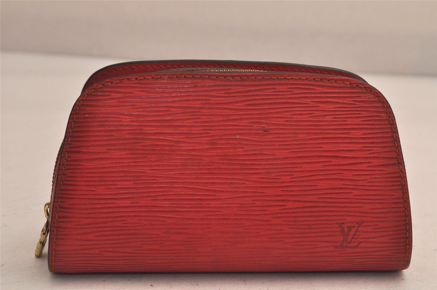 LOUIS VUITTON ルイヴィトン エピ ドーフィーヌ 布袋付 内部劣化