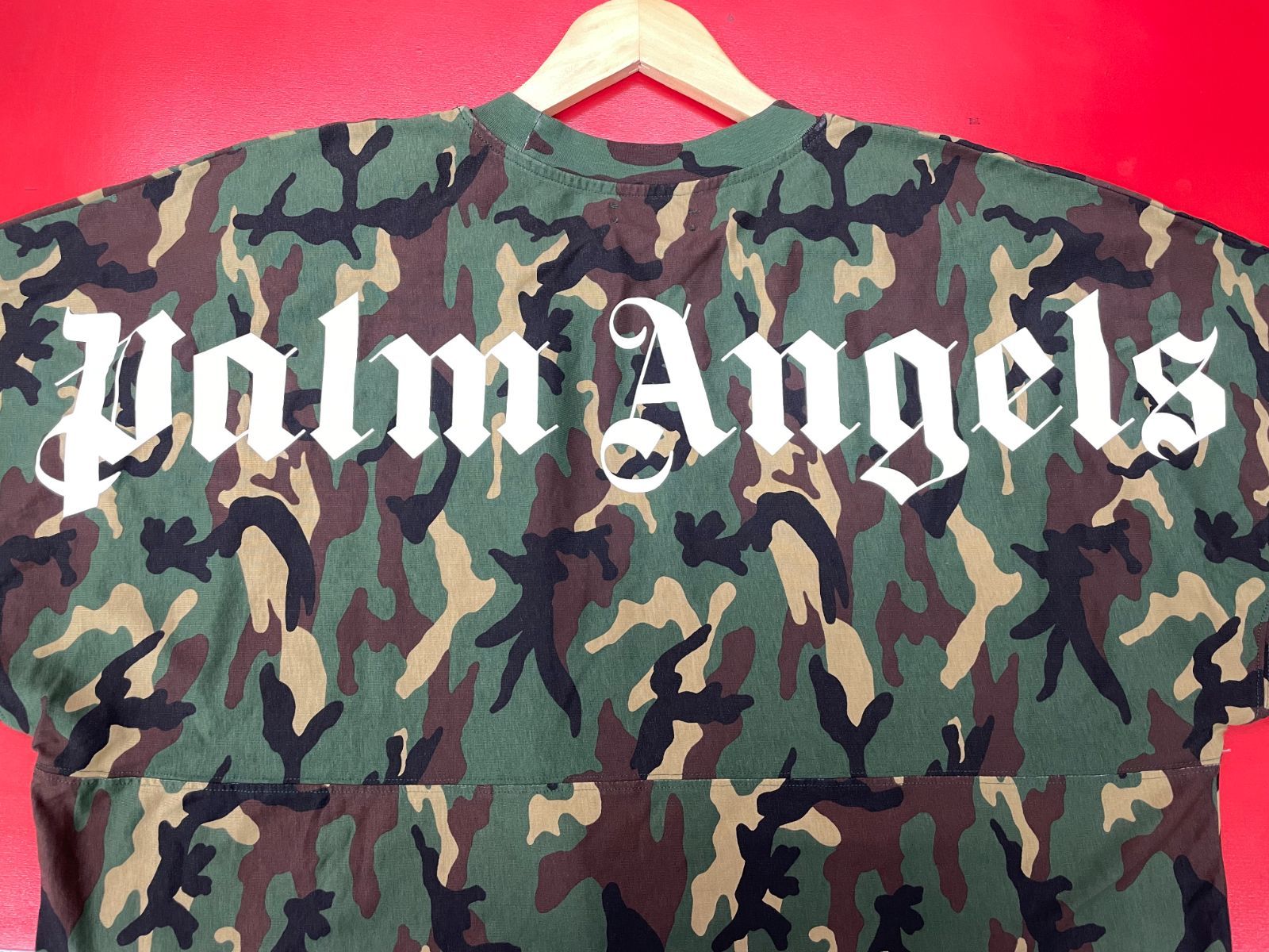 Palm Angels T-SHIRT CAMO LOGO OVER パームエンジェルス カモ ロゴ オーバー カットソー ビッグシルエット  オーバーサイズ 半袖 Tシャツ 迷彩 カモフラ PMAA002F17182024 - メルカリ