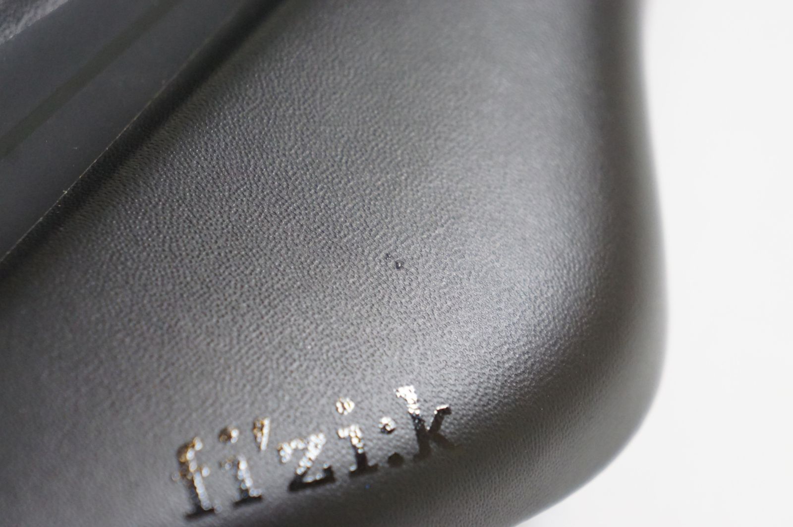 FIZIK フィジーク ARIONE R3 OPEN サドル バイチャリ熊谷店 BRIGHTFACE_UK