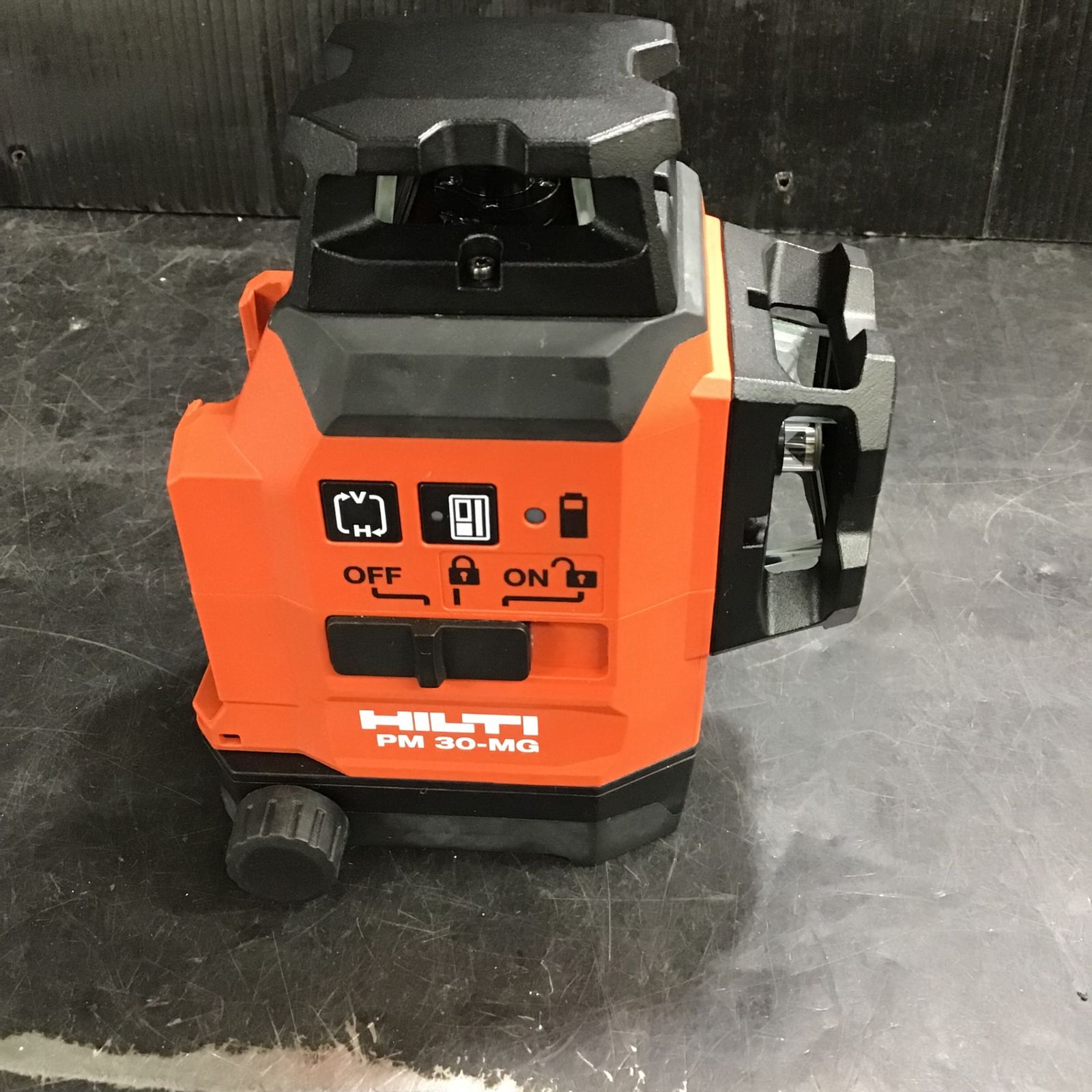 ○ヒルティ(HILTI) グリーン コードレスレーザー墨出し器 フル