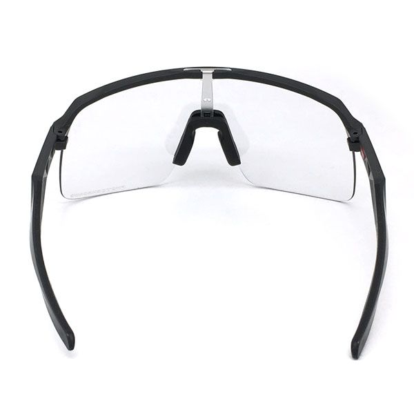 オークリー サングラス 調光レンズ OAKLEY ストロ ライト SUTRO LITE (A) フレーム：Matte Carbon レンズ：Clear  Black Iridium Photochromic アジアンフィット - メルカリ