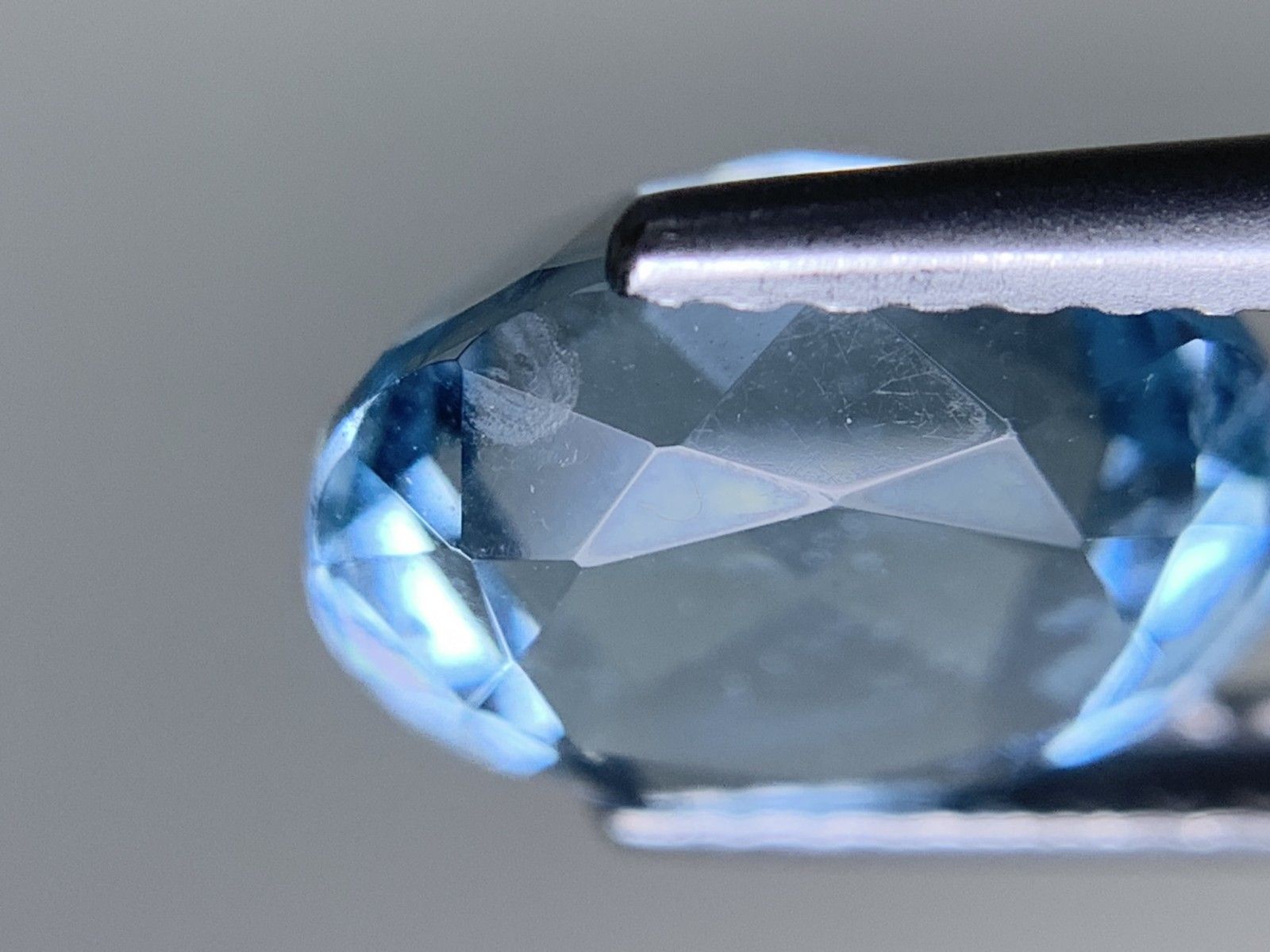 アクアマリン　ルース　裸石 アクアマリン 天然 3.048ct 宝石ソーティング付き 10.1㎜×8.0