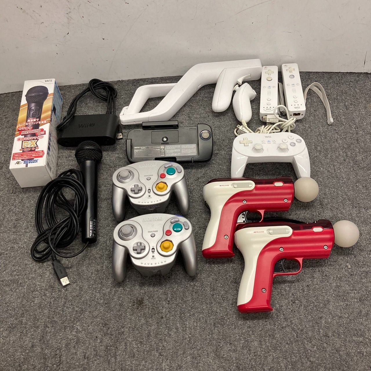 wii 本体　ソフト2つ　コントローラー3つ wii 本体 ソフト2つ コントローラー3つ wii 本体 ソフト2つ