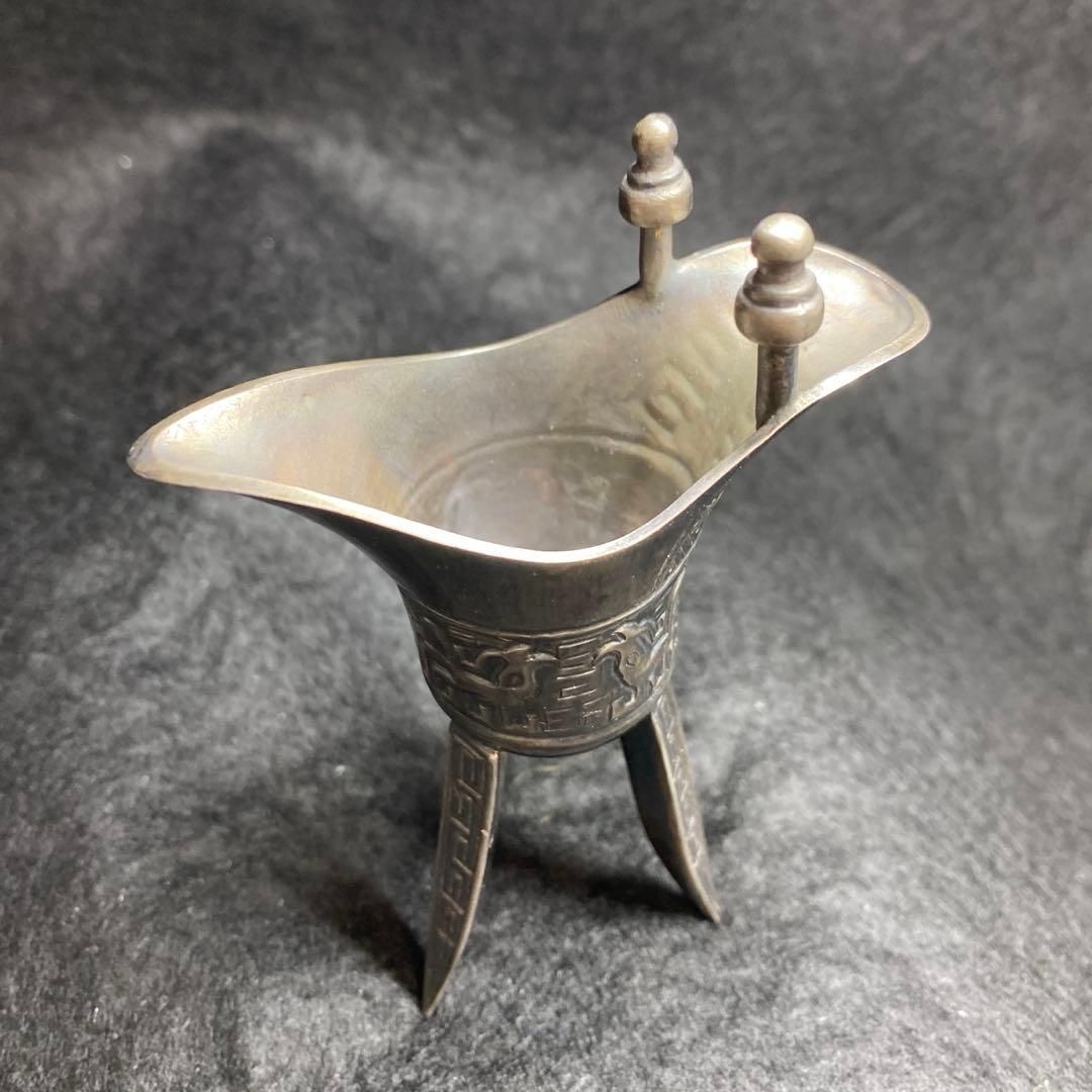 中国古玩 紋銀爵 77g高さ9.3㎝ 東Y7-0110 2Fトコニコ