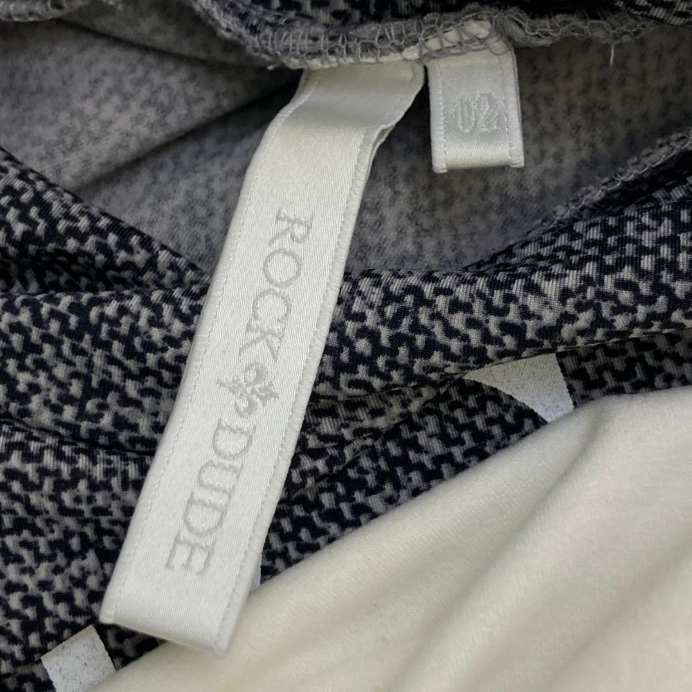 サイズ：02 ROCK DUDE ロックデュード  ハイネック 長袖Tシャツ  グレー系 [240101455088] ゴルフウェア メンズ ストスト サイズ：02 ROCK DUDE ロックデュード ハイネック 長袖Tシャツ
