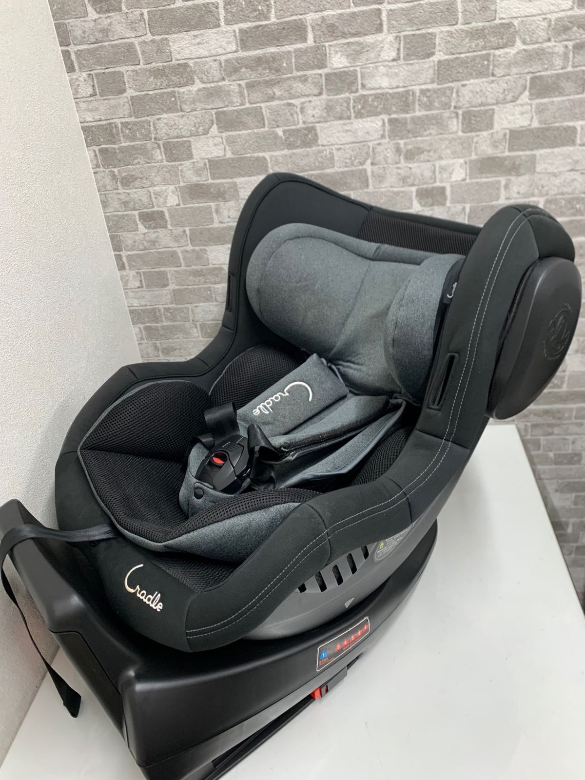 美品 チャイルドシート クレイドル オーカⅡ ブラック ☆バースデイ