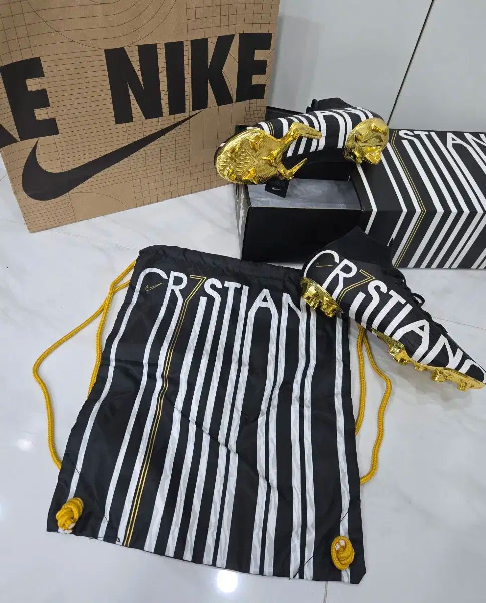 ナイキ ティエンポ ナチュラル III TF(ホワイト×ネイビー) NIKE