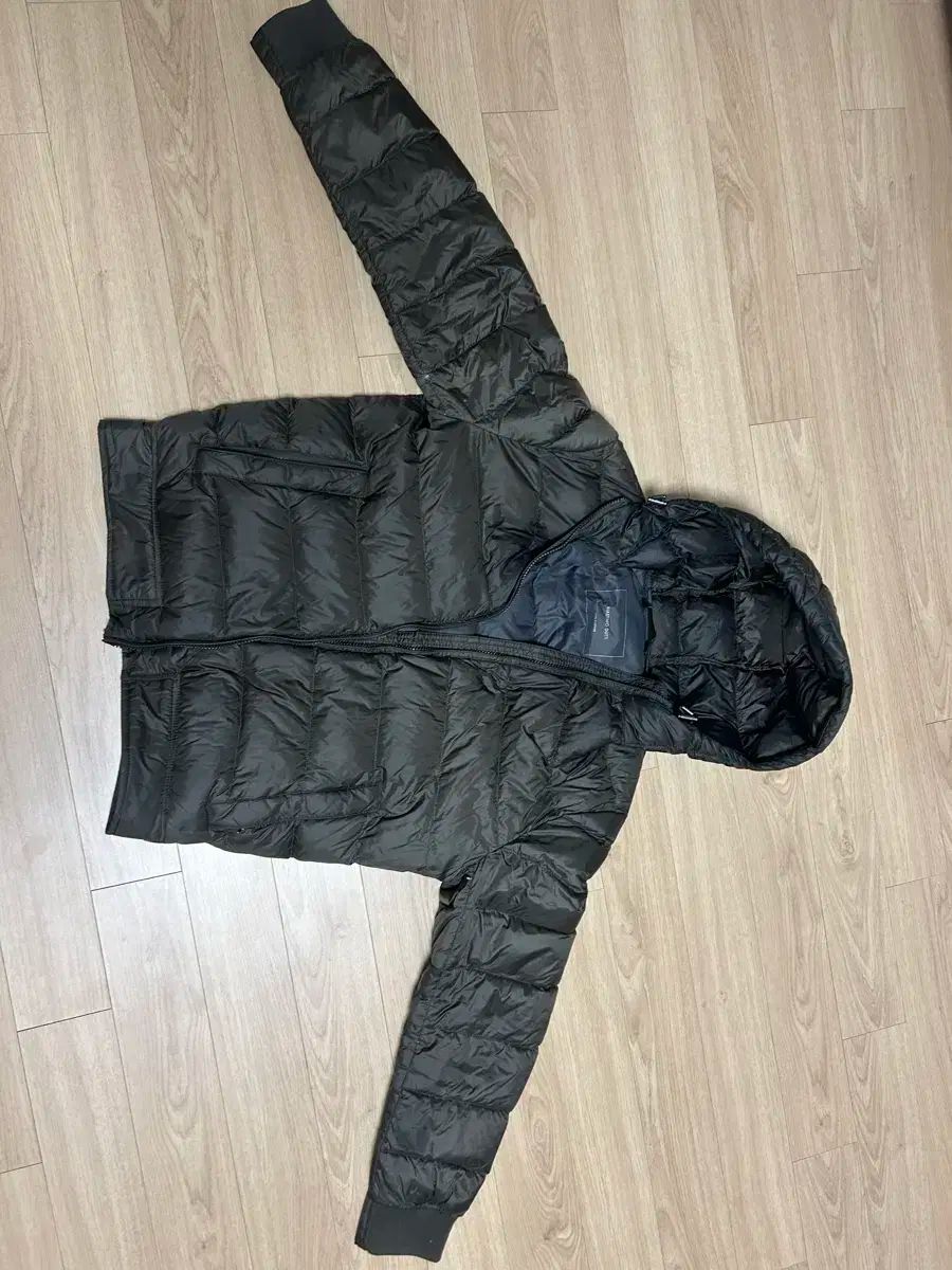 Massi Modutti(マッシモ ドゥッティ) 軽量ダウン