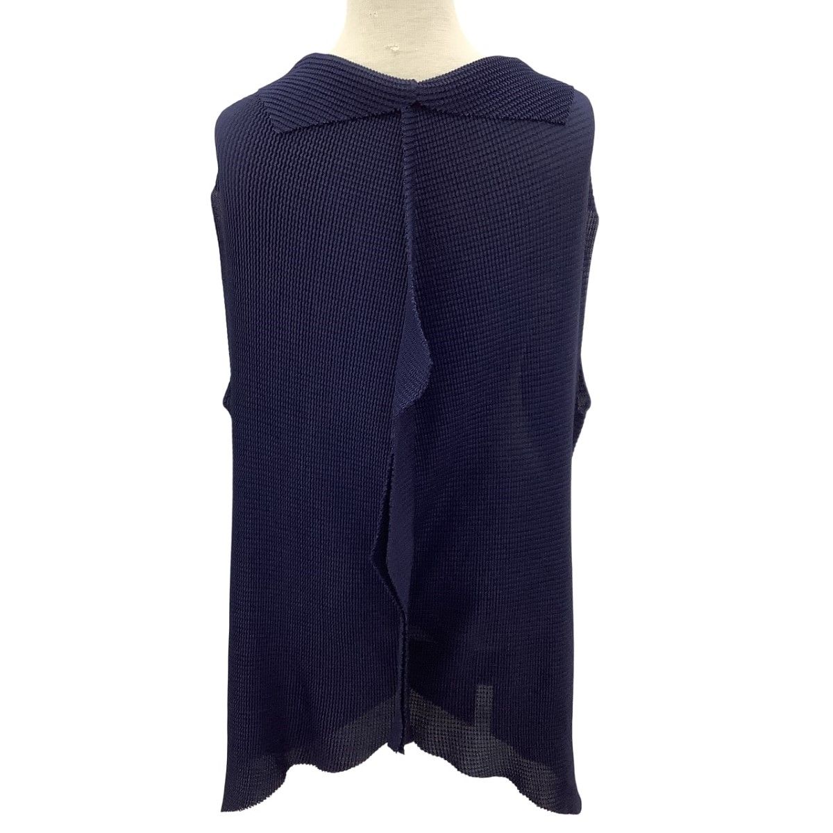 me ISSEY MIYAKE　プリーツ 変形トップス　サークル　丸　カットソー me ISSEY MIYAKE プリーツ 変形トップス サークル 丸 カットソー