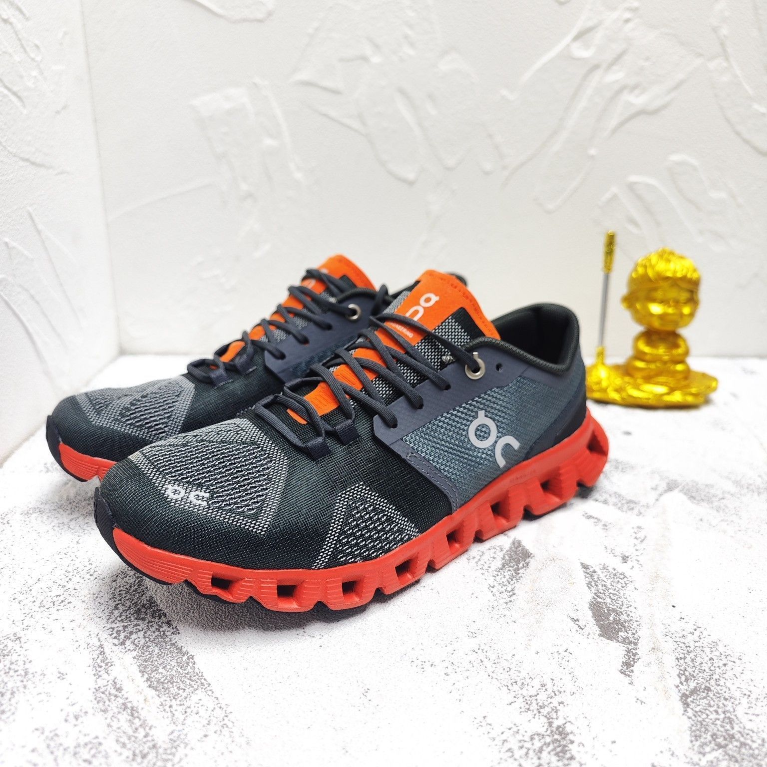 On Cloud X Sneakers オン クラウドX ジョギング スポーツ