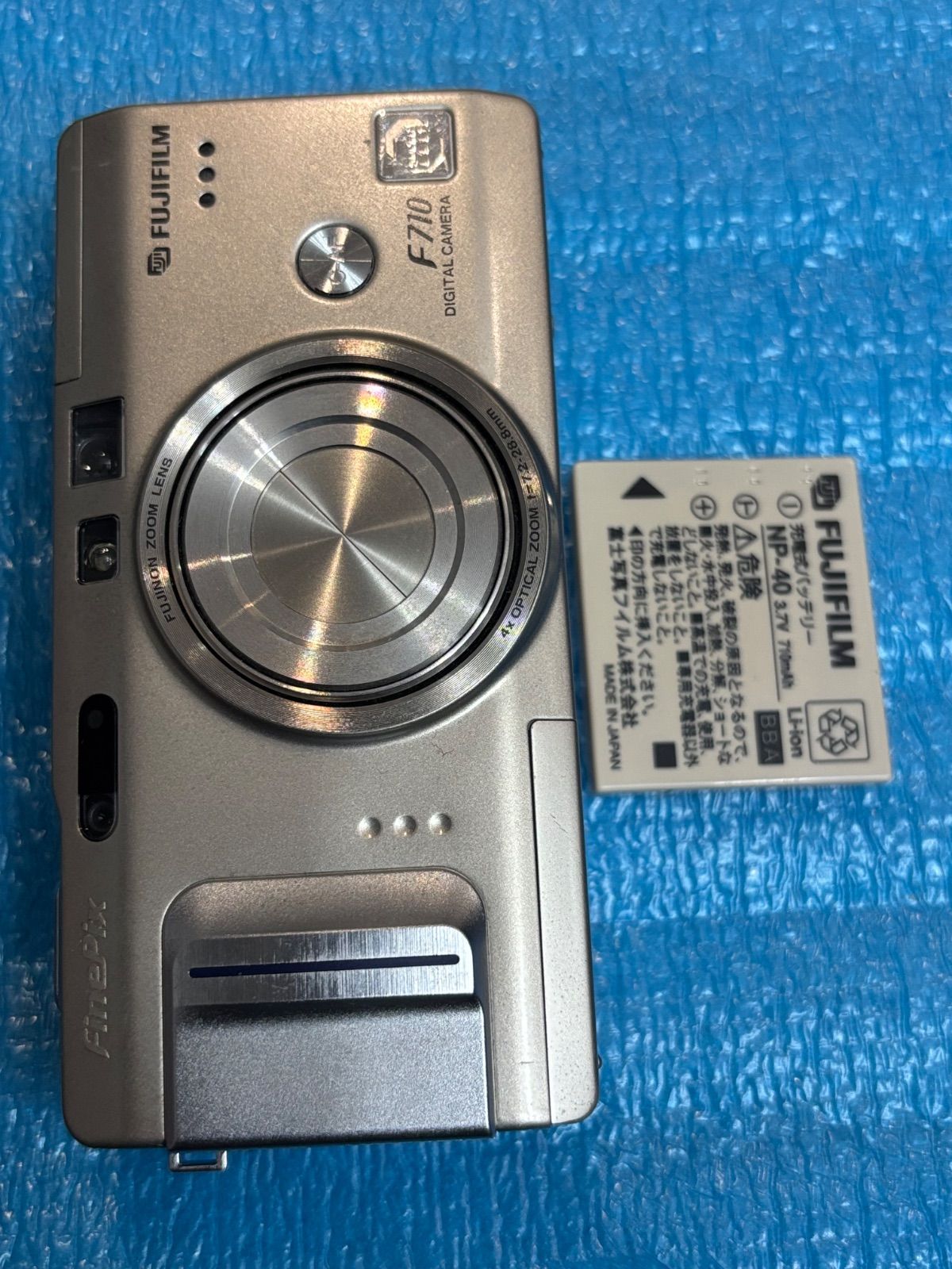【逸品】 フジフィルム 完動品】 FinePix コンパクトデジタルカメラ F710 デジタルカメラ