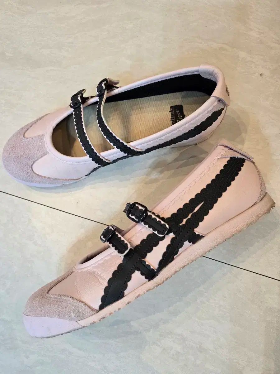 オニツカタイガー メキシコ66 TGRS バレエ シューズ ブラック MEXICO