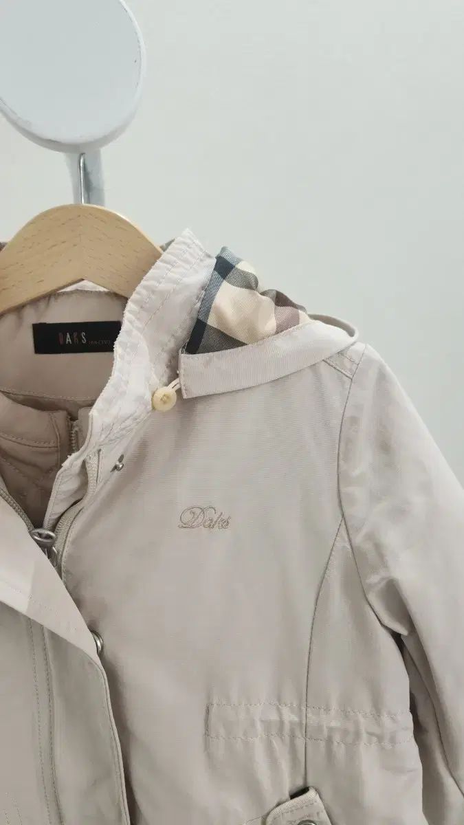 DAKS ダックス キッズ ベージュ フード ブルゾン 100 3 Y