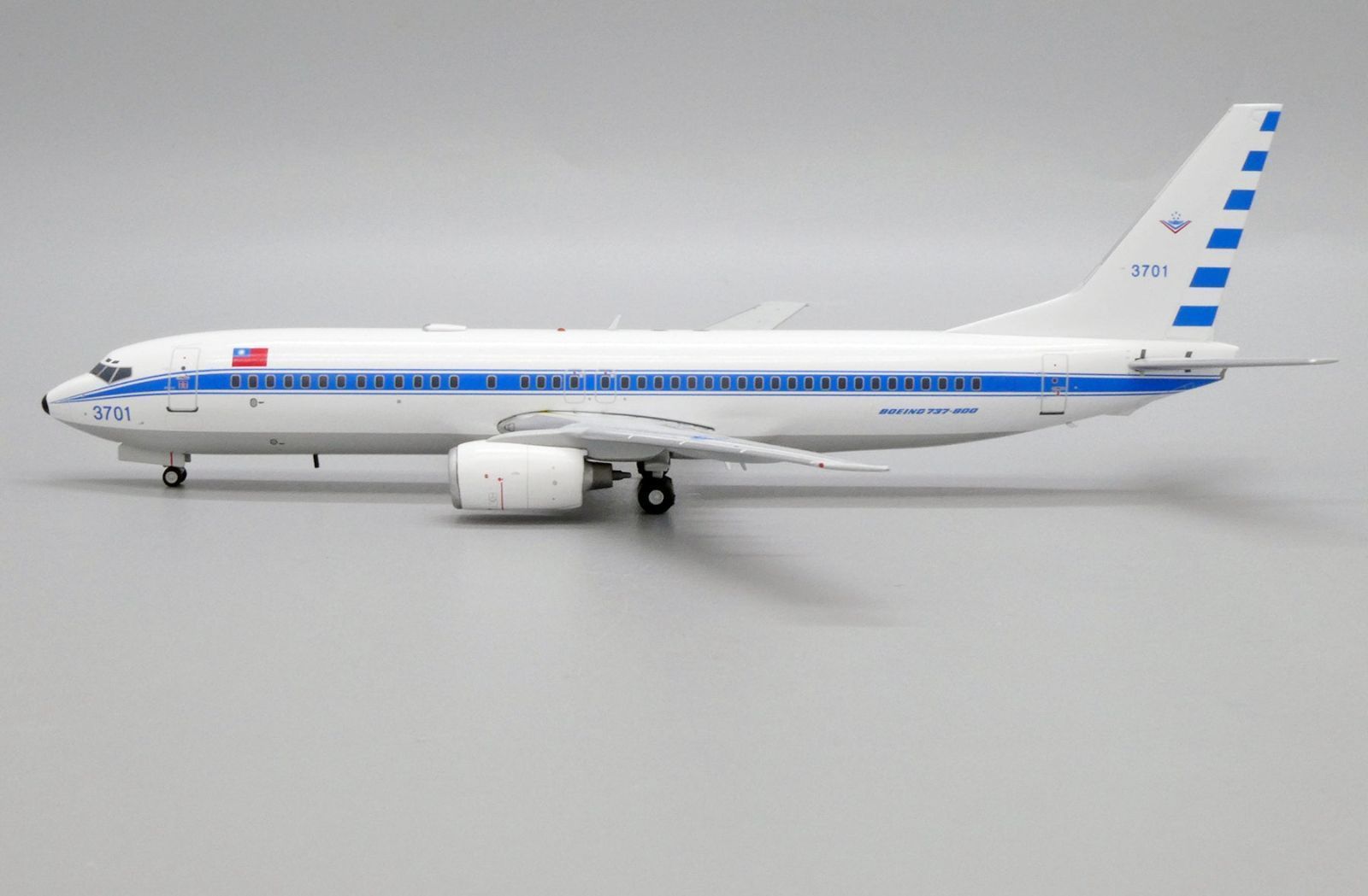 台湾空軍 737-800
