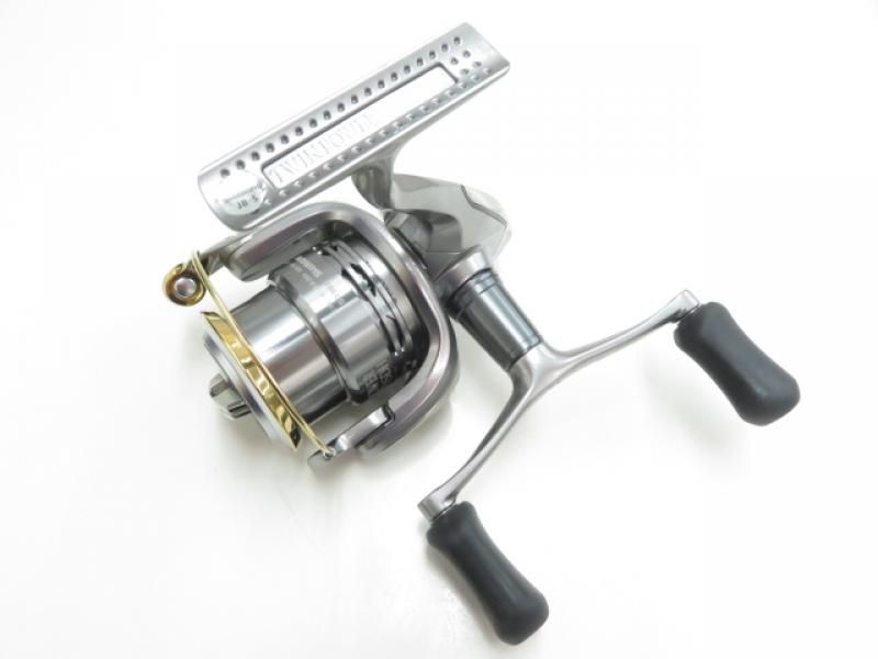 SHIMANO シマノ 11ツインパワー C3000HG スピニングリール