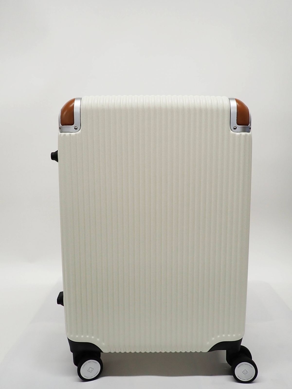 展示品 スイスミリタリー 20インチ スーツケース ホワイト 機内持ち込みサイズ 展示品 スイスミリタリー 20インチ スーツケース ホワイト 機内