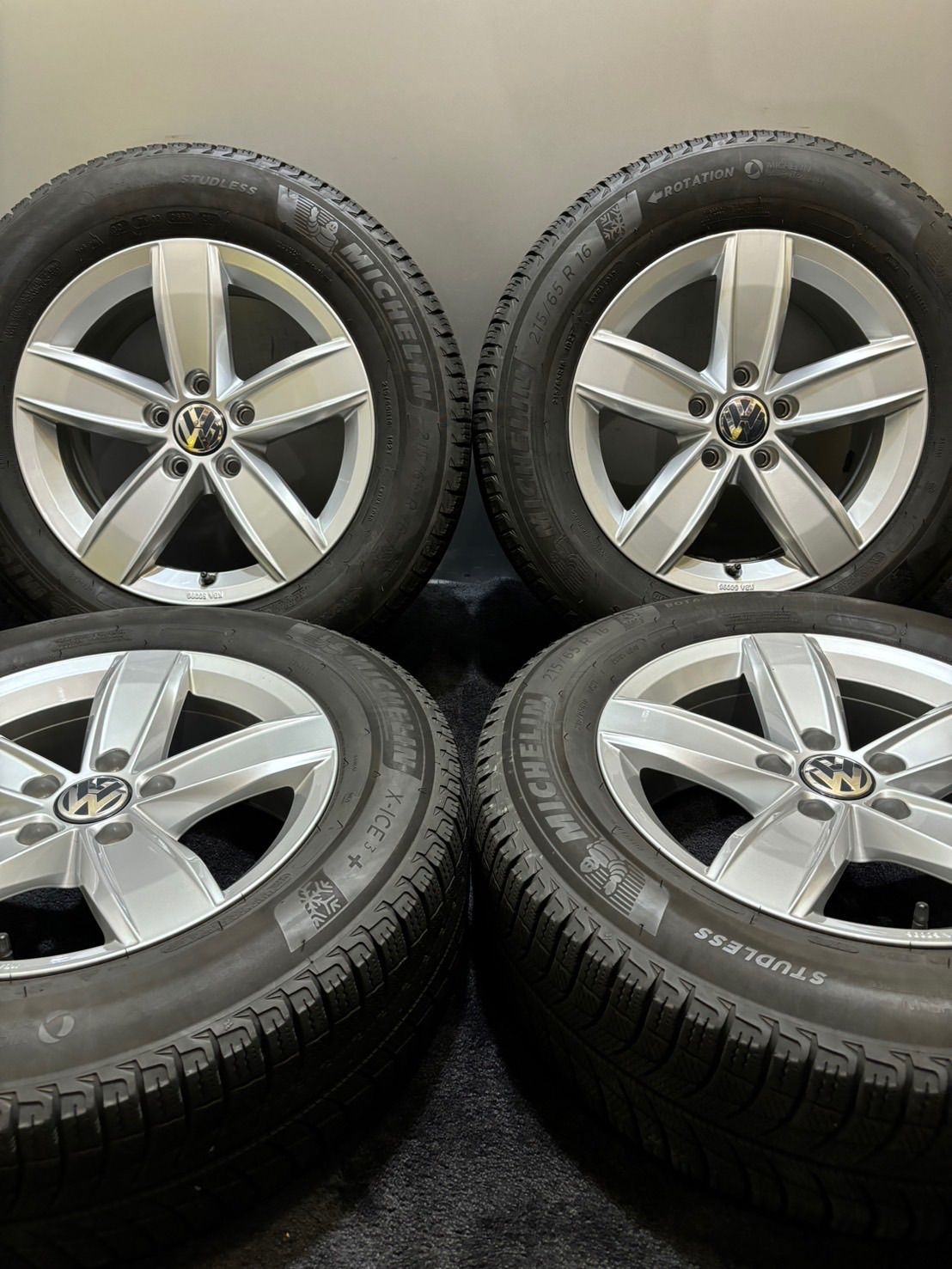 JEEP ジープ 純正 16in ミシュラン X-ICE3+ 215/65R16 JEEP ジープ 純正 16in ミシュラン X-ICE3+ 215/65R16 タイヤ