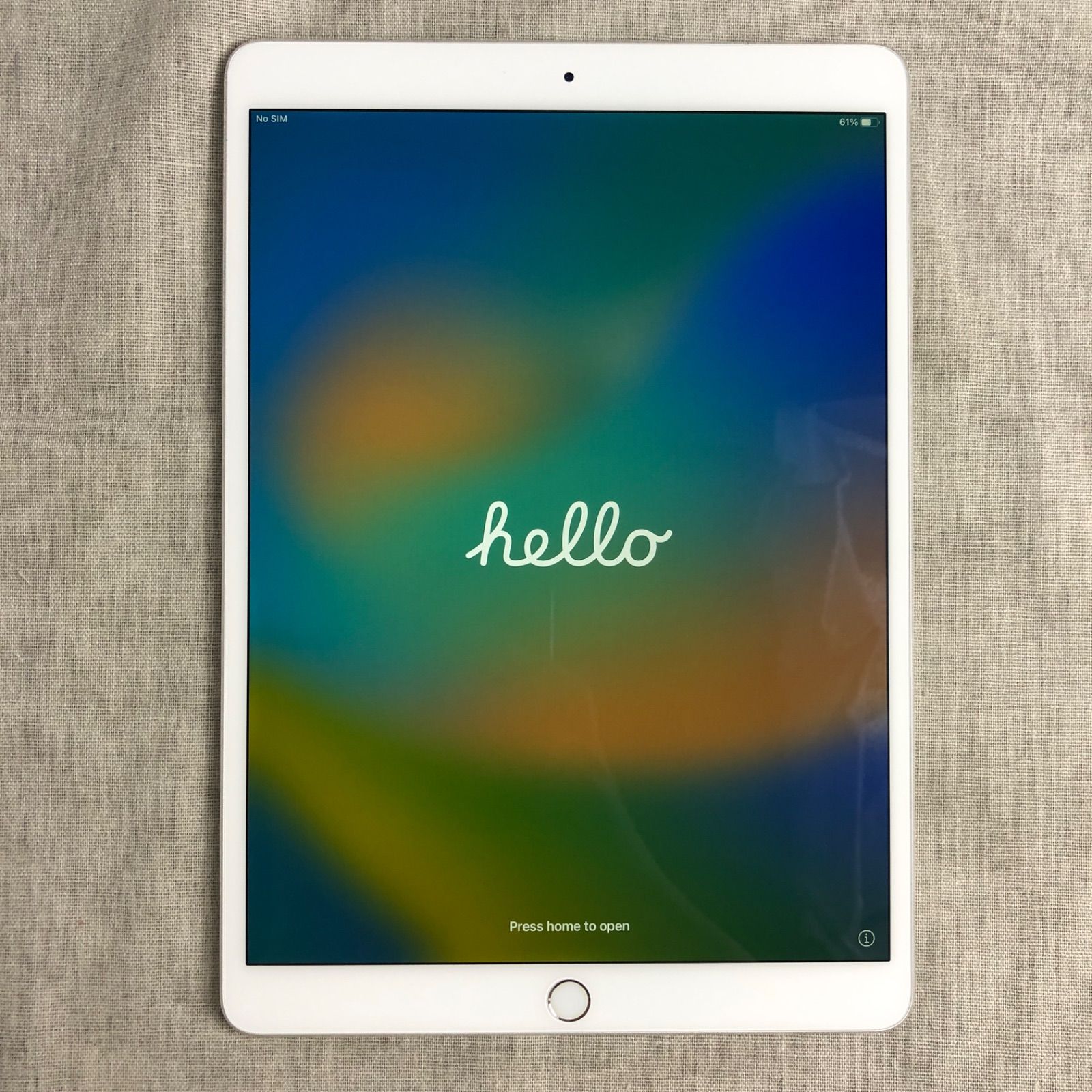 無料配達 APPLE IPAD PRO 10.5 WI-FI 64GBホワイトスポット有り