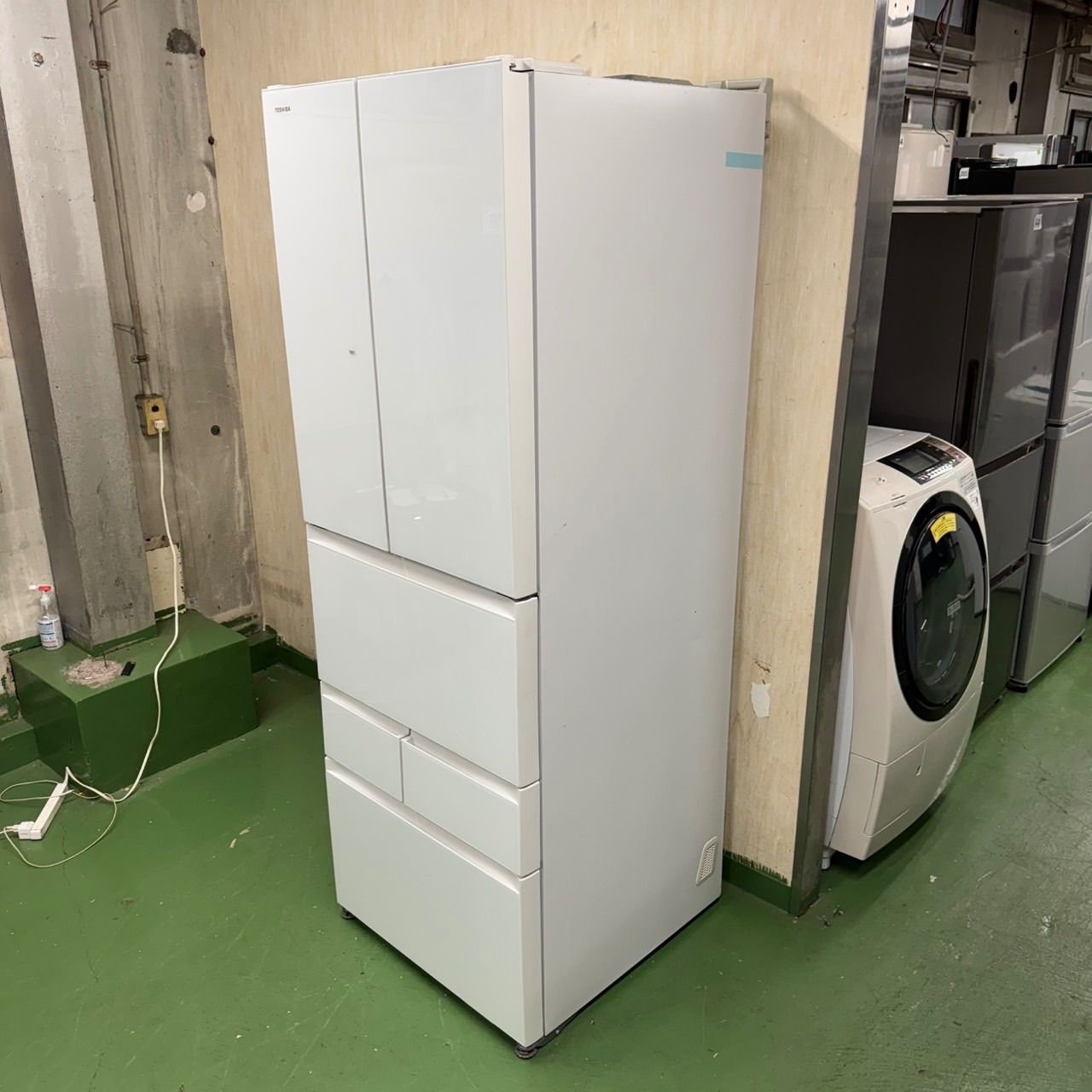 ホワイトカラー ガラスパネル