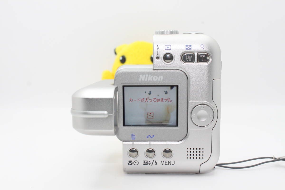 希少 美品 Nikon COOLPIX SQ コンパクトデジタルカメラ Nikon COOLPIX SQ 3.1MP Digital Camera - Silver for sale