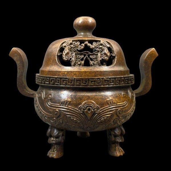 青釉双耳如意尊三足香炉 香道具 現代工芸品 美術品 装飾品 置物 瑞獣 三足両耳 香炉 現代工芸品 美術品 置物 - メルカリ