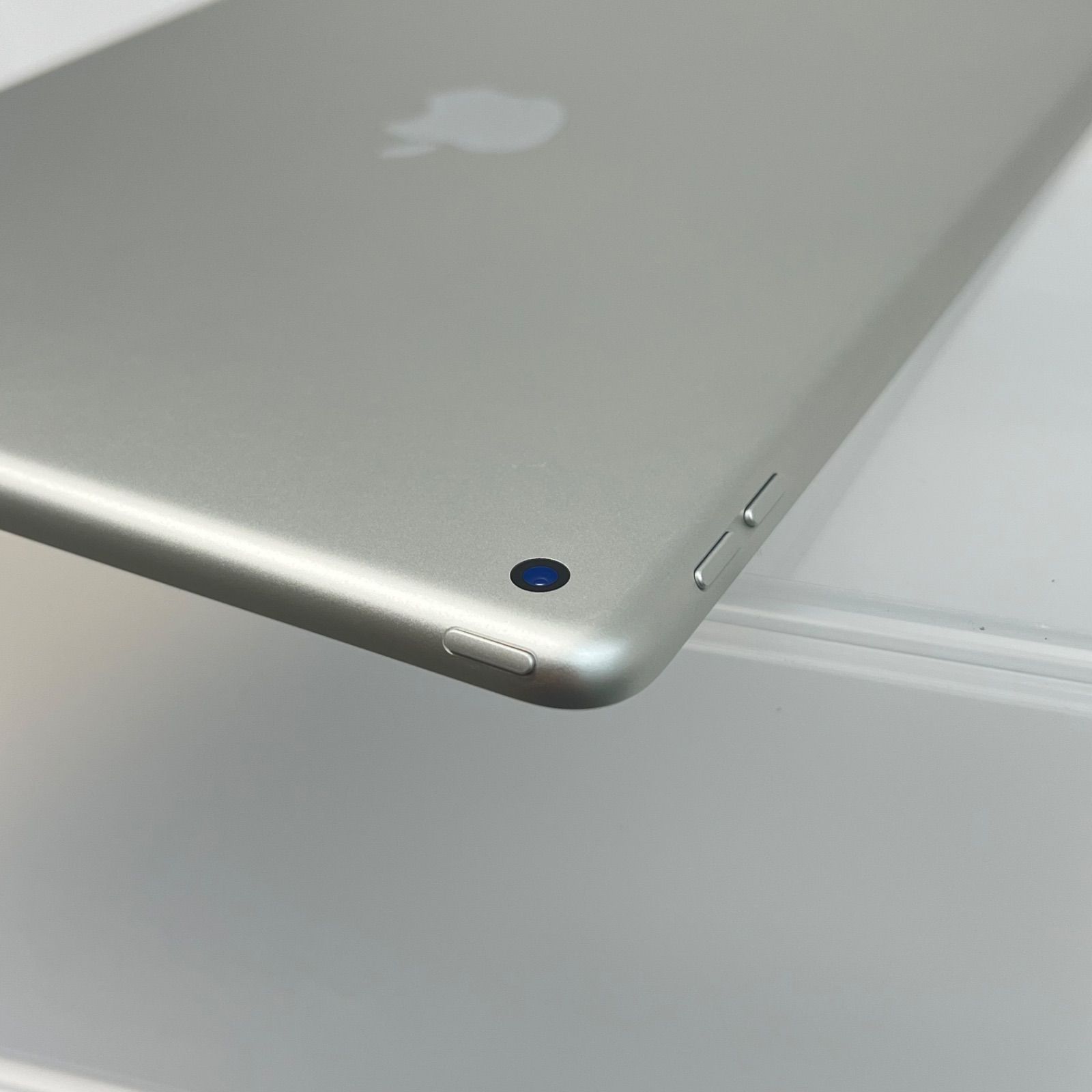 K116 iPad 第8世代 128GB MYLE2J|A Wi-Fiモデル CHRISTIANNAURATH_COM_BR