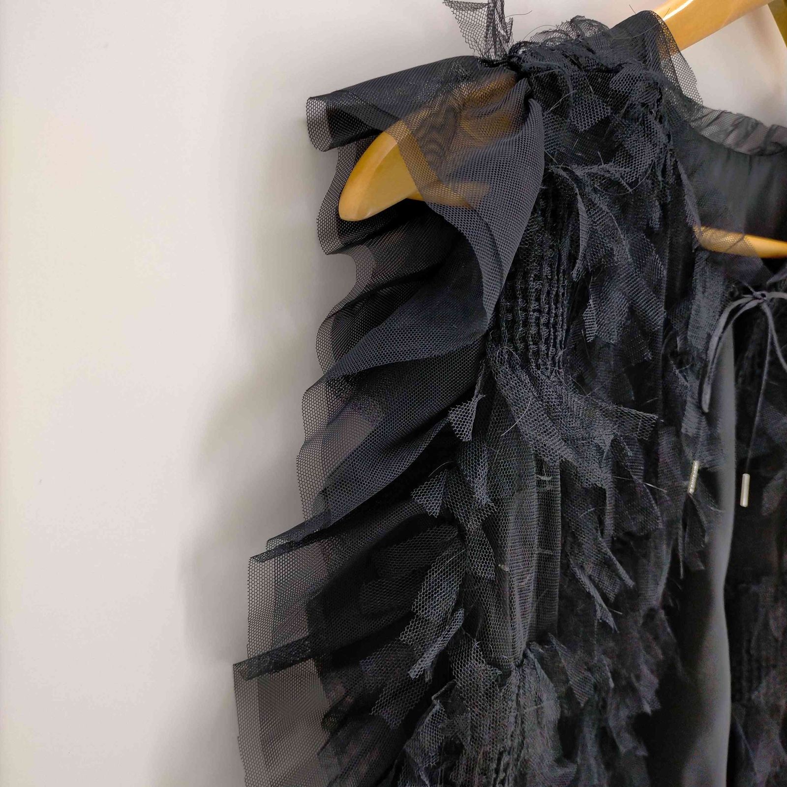 RIM.ARK(リムアーク) Tulle mini vest レディース 表記無  中古 古着 0243 中古・古着通販】RIM.ARK (リムアーク) Tulle mini vest