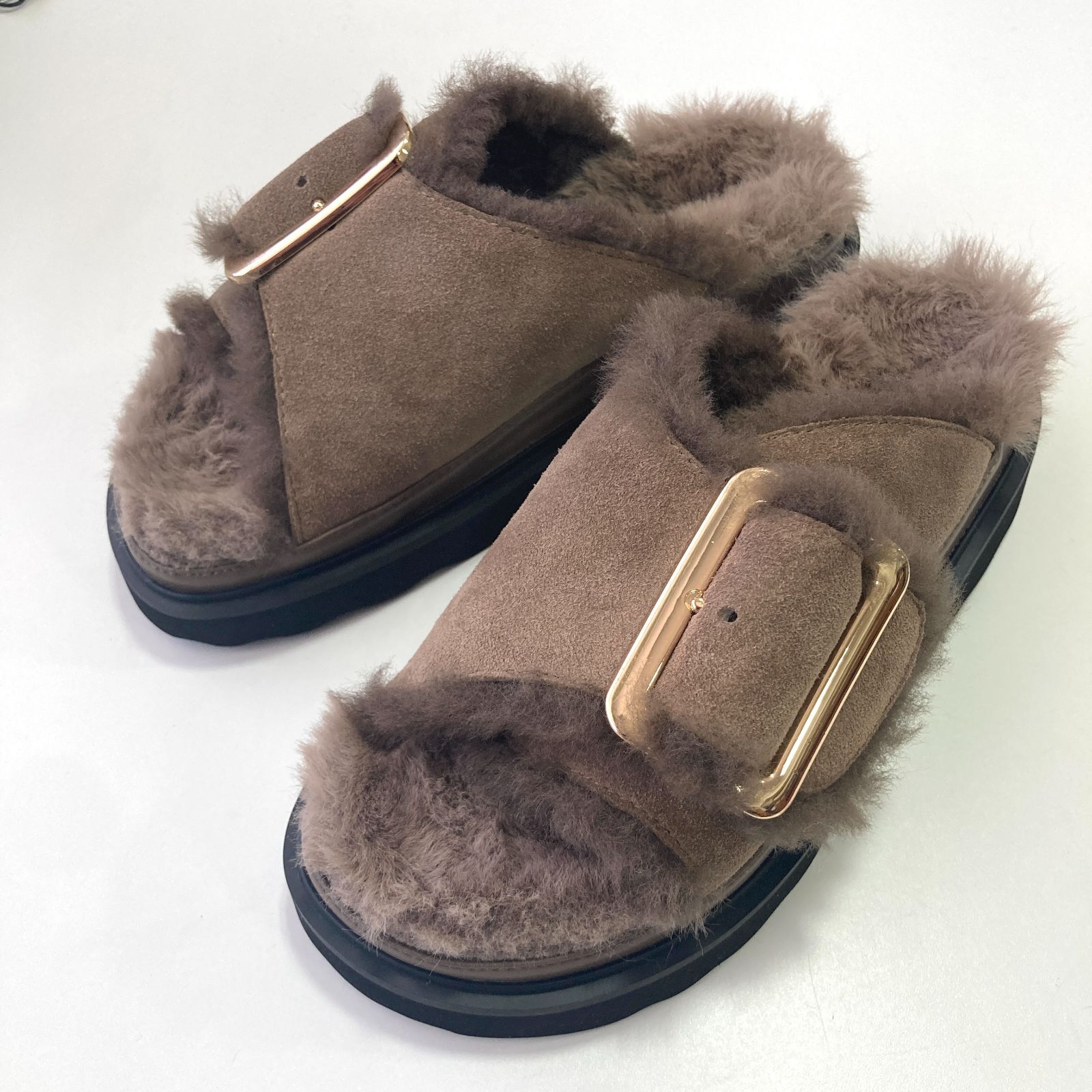 【MOHI/モヒ】ファーサンダル シングルベルト　36 MOHI サンダル 「MOHI/モヒ」ファーサンダル シングルベルト