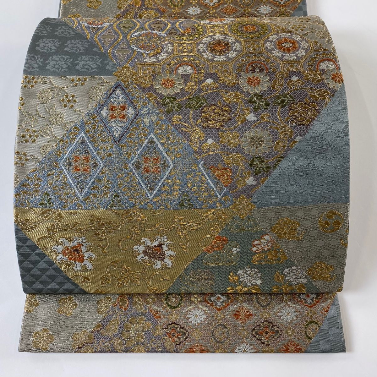 着物月花 総刺繍 金駒刺繍 蘇州刺繍 華文様 袋帯 お太鼓柄 正絹