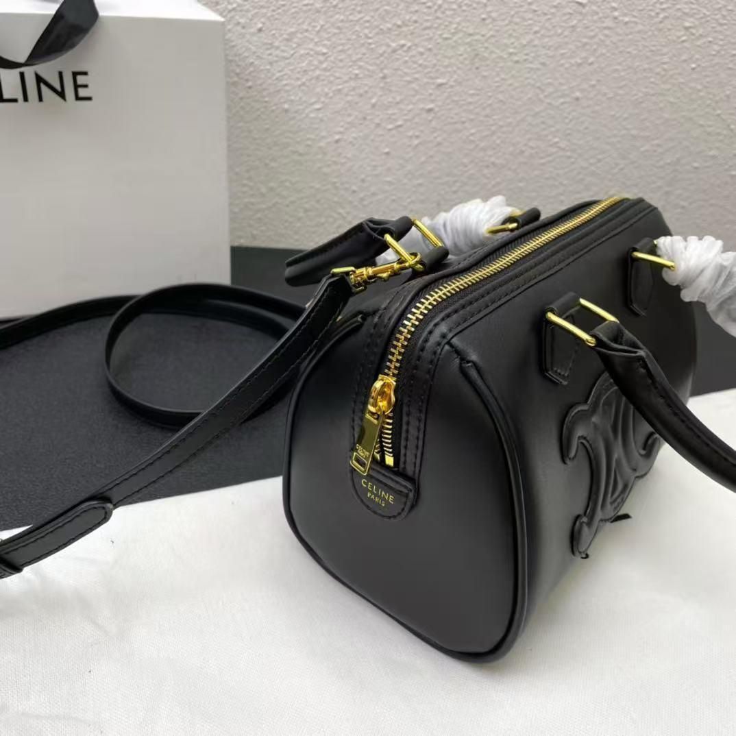 CELINE セリーヌ