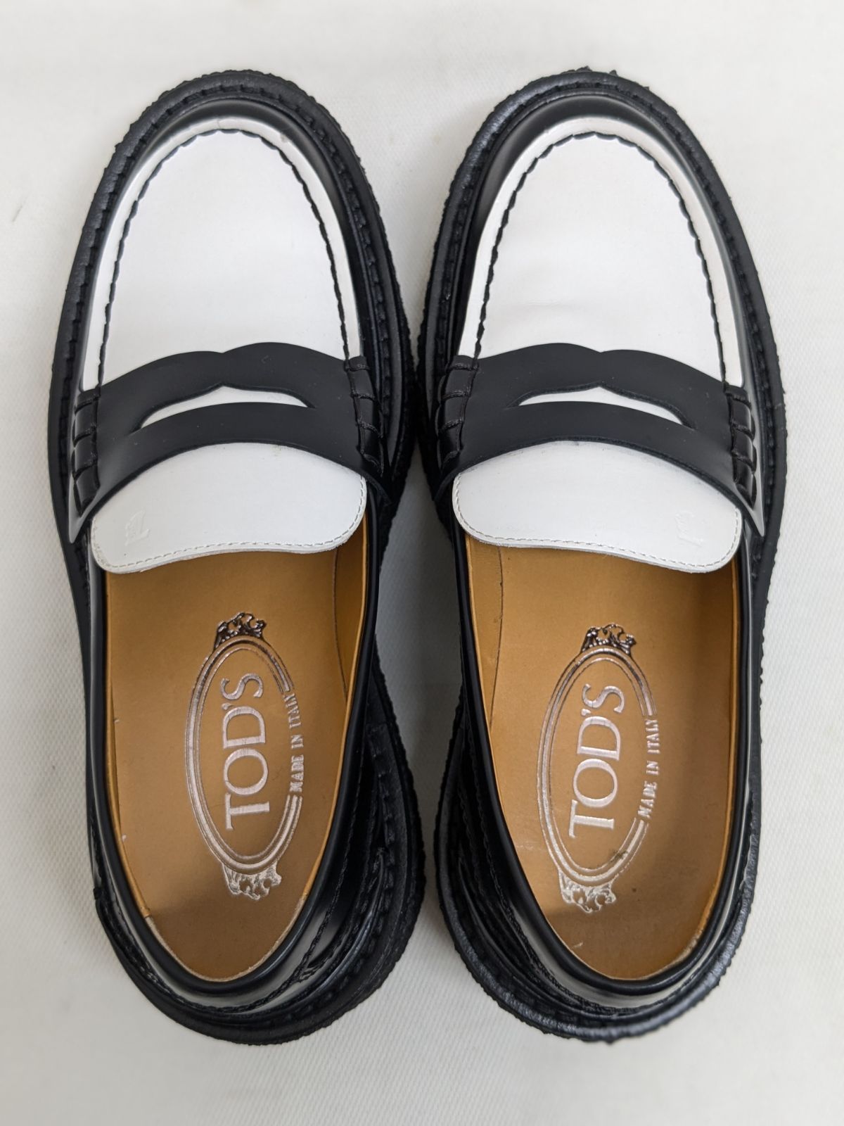 TOD'S トッズ レザーローファー バイカラー モカシン