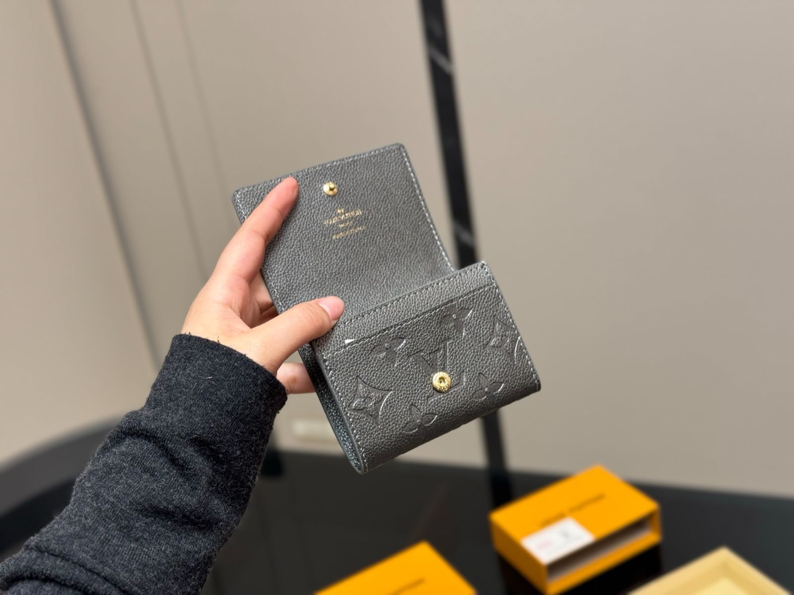 今日特価】Louis Vuitton New Cowhide Wallet in Off - white