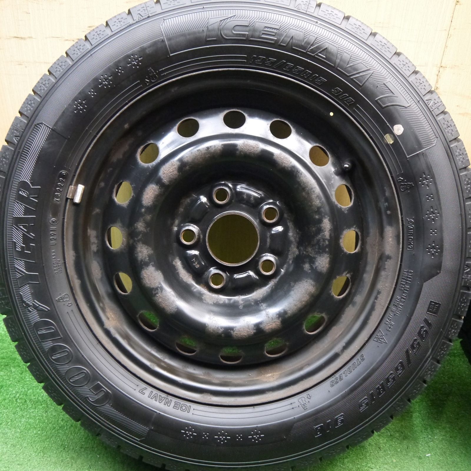 バリ溝！22年！9.5分☆スタッドレス 195/65R15 グッドイヤー アイス 