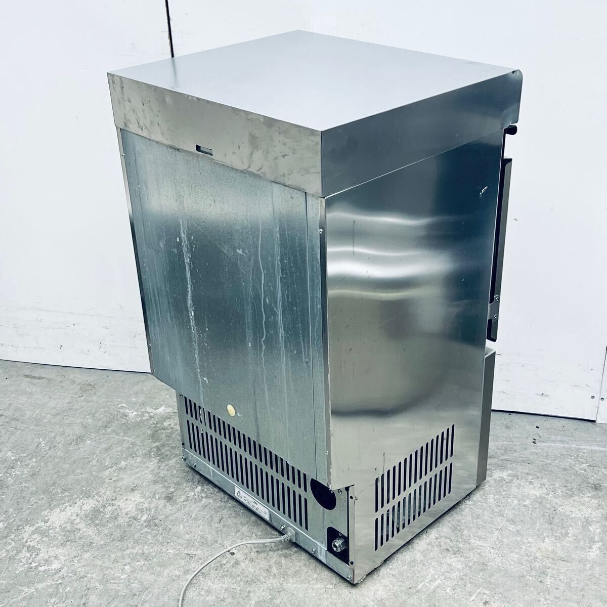 100V