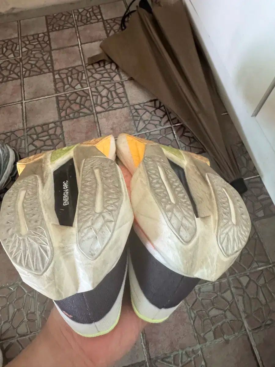 280