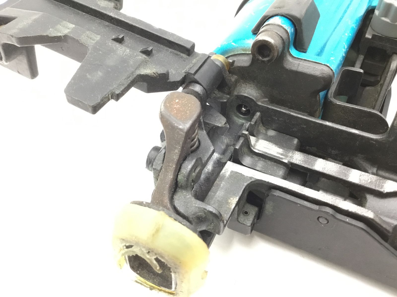 高圧エアビス打ち機 青