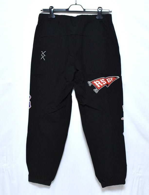 定価3万7400円