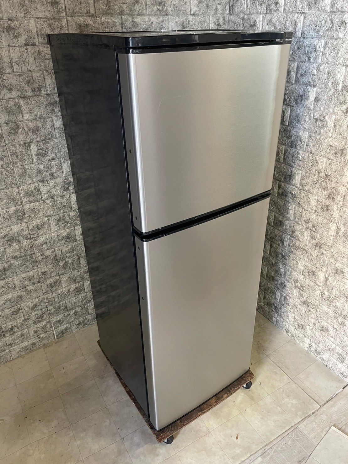 大阪送料無料★3か月保障付き★冷蔵庫★2020年★MR-ST136A★OR10 大阪送料無料☆3か月保障付き☆冷蔵庫☆2020年☆MR-ST136A☆OR10