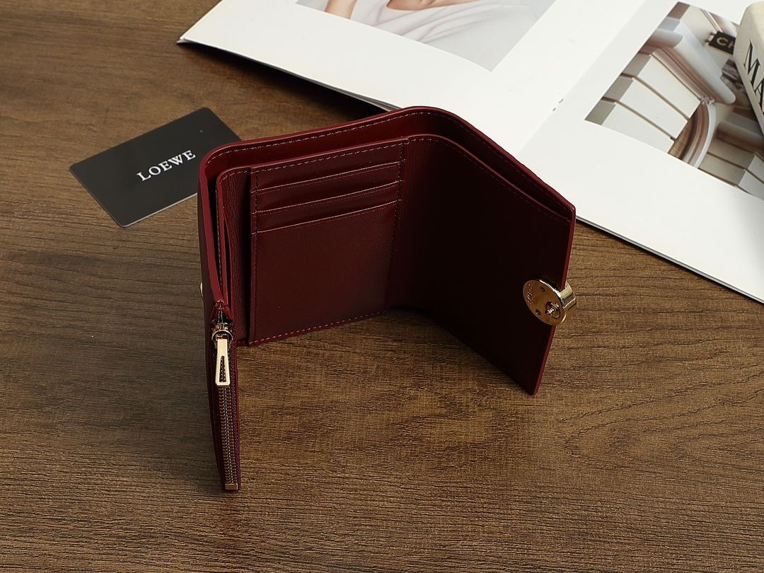 LOEWE ❁ ブラック レザー 三つ折り財布❁