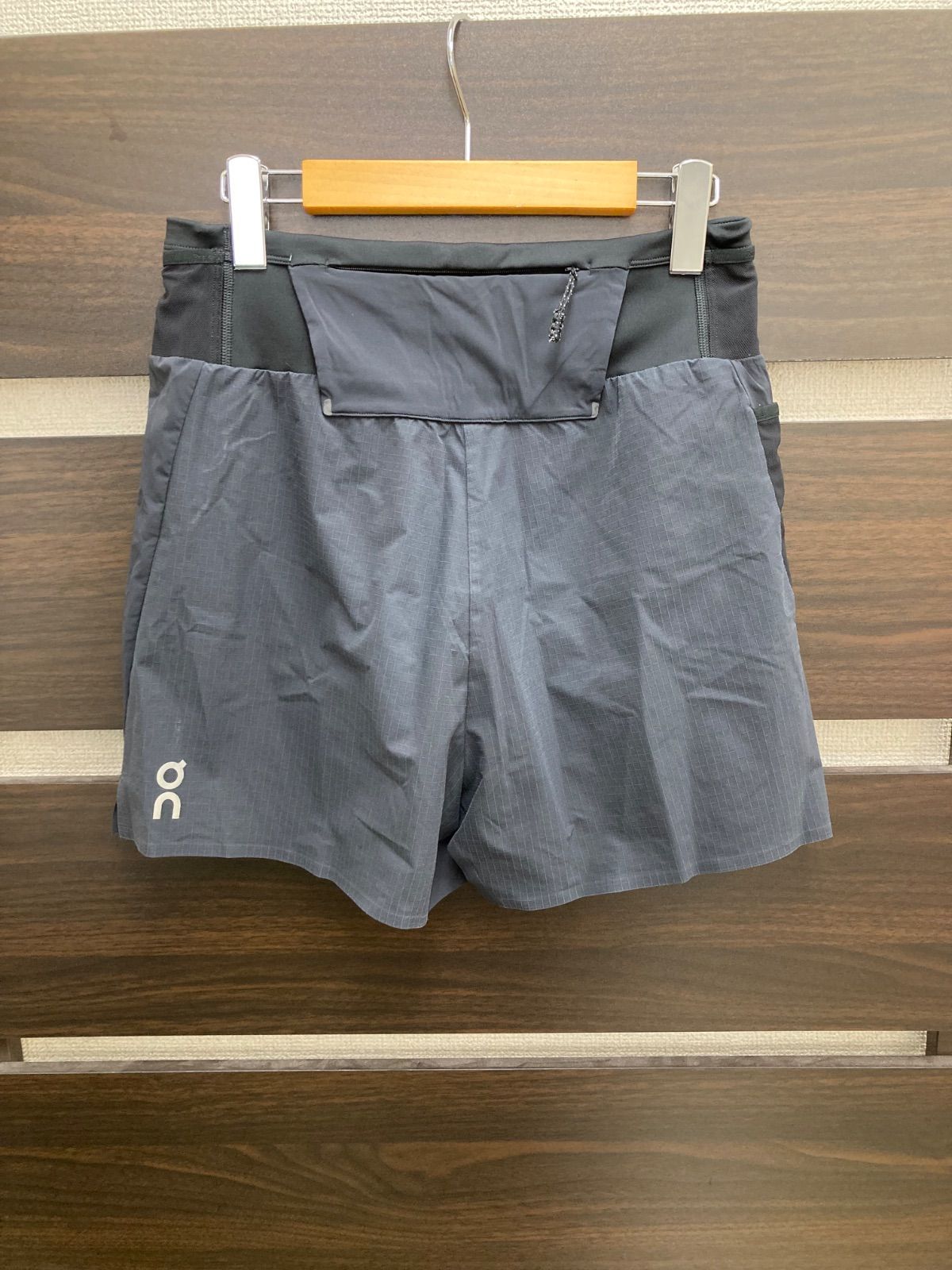 On オン ULTRA SHORTS ウルトラショーツ Sサイズ メンズ ブラック 平塚店 衣料品 ㊼