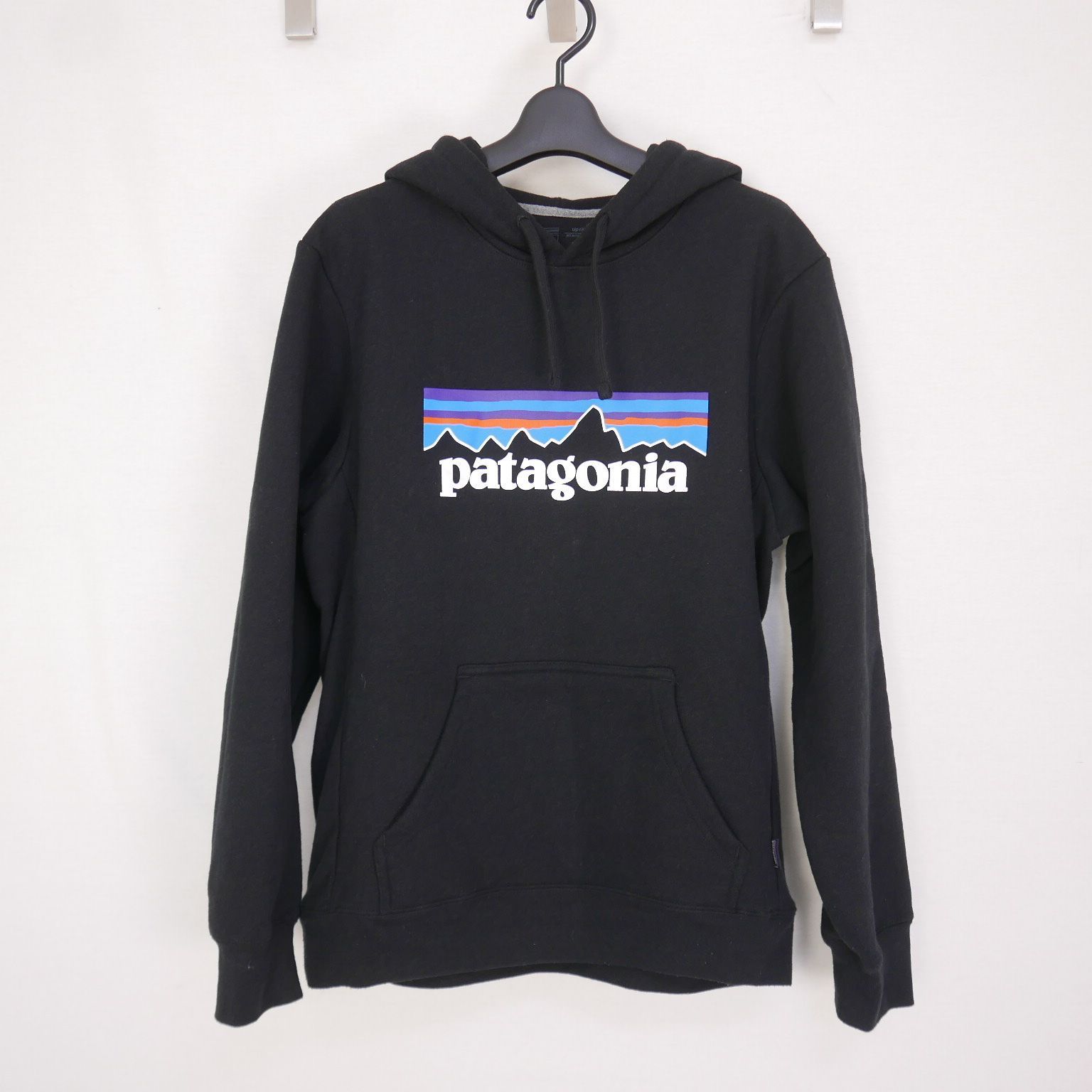 21AW patagonia パタゴニア トップス ロゴ プリント カンガルー 