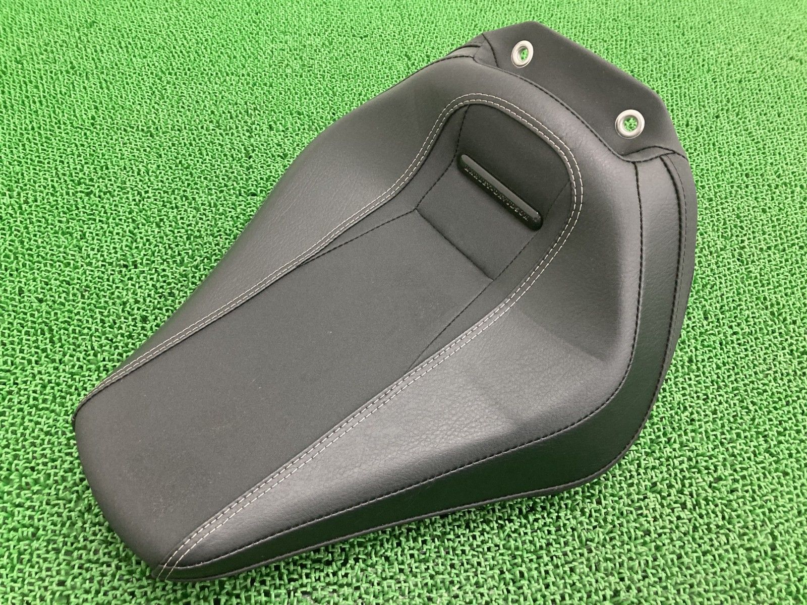 FXBRS1870 フロントシート 52000262L ハーレー 純正 ソフテイル