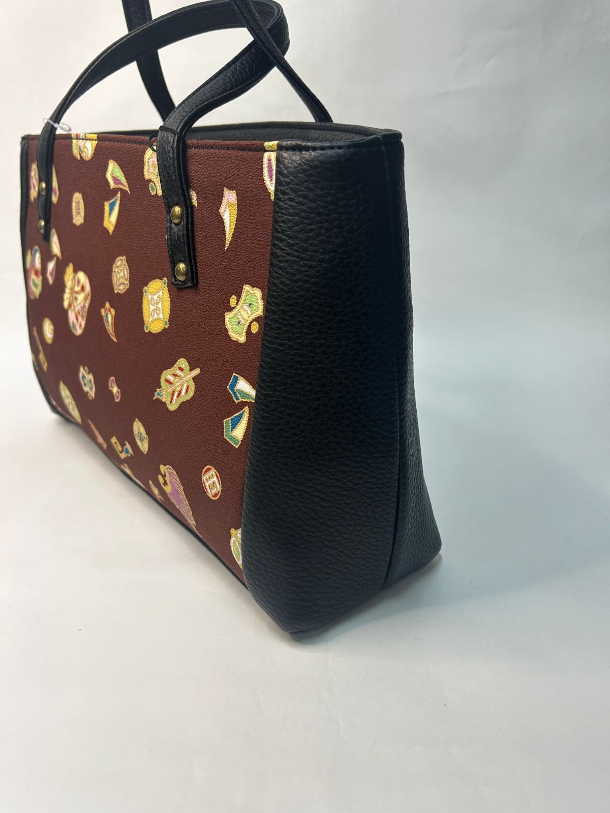 新品未使用品　岡重 吉祥文様   和装バッグ 岡重 OKAJIMA 茶 新品未使用品 岡重 吉祥文様 和装バッグ 岡重 OKAJIMA 茶 - メルカリ