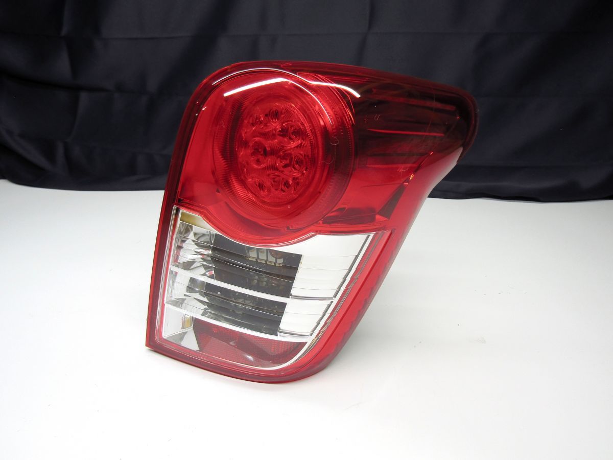 明瞭な トヨタ 140 カローラフィールダー 標準 後期 純正 右 テールランプ NZE141G Koito 13-100 81550-13710 運転席側 E14
