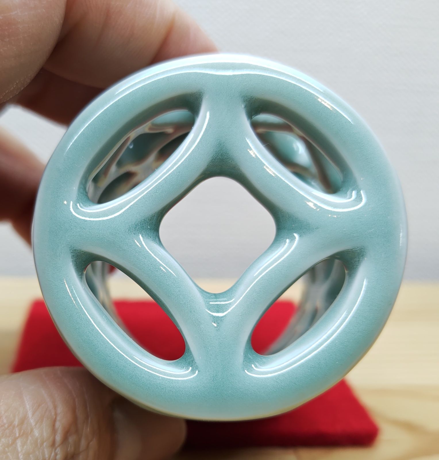 逢絢亭・新品】茶道具 蓋置 平戸焼 青磁 七宝透かし 横石嘉助 共