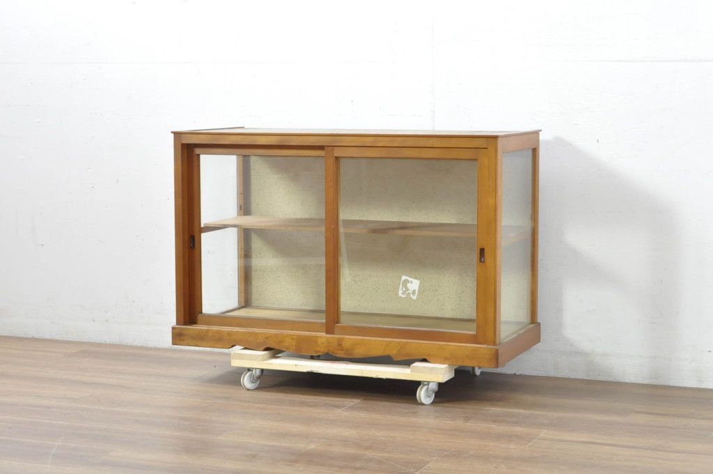 送料無料【希少3面ガラス採光】カリモク 飾り棚 コレクションボード